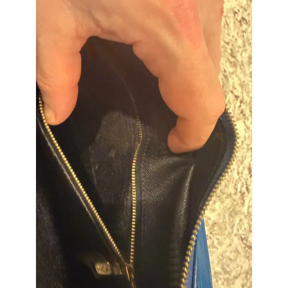 Louis Vuitton Toledo Blue Epi Leather Trocadero 27 Crossbody